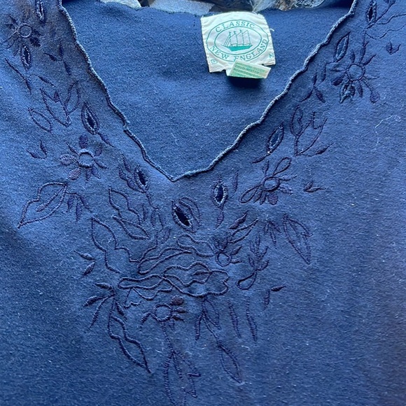 Classic New England T-shirt 🌈 - Picture 3 of 4